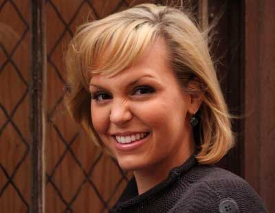 Evynne Hollens